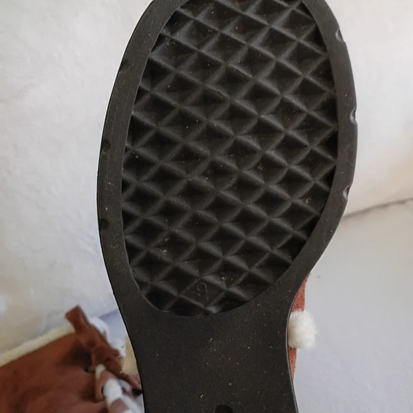 AEROSOLES Brown Faux-Suede Lace-Up Winter Boots with Cream Faux-Fur Trim - Picture 7 of 8